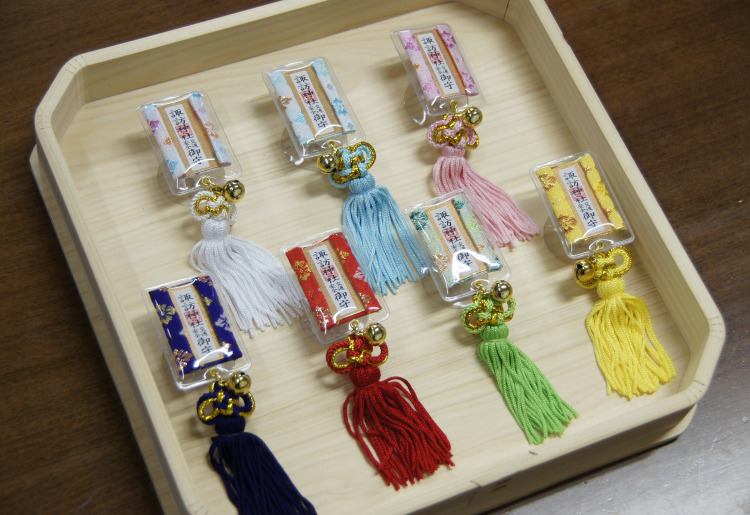 交通安全御守 （七色・吸盤付）